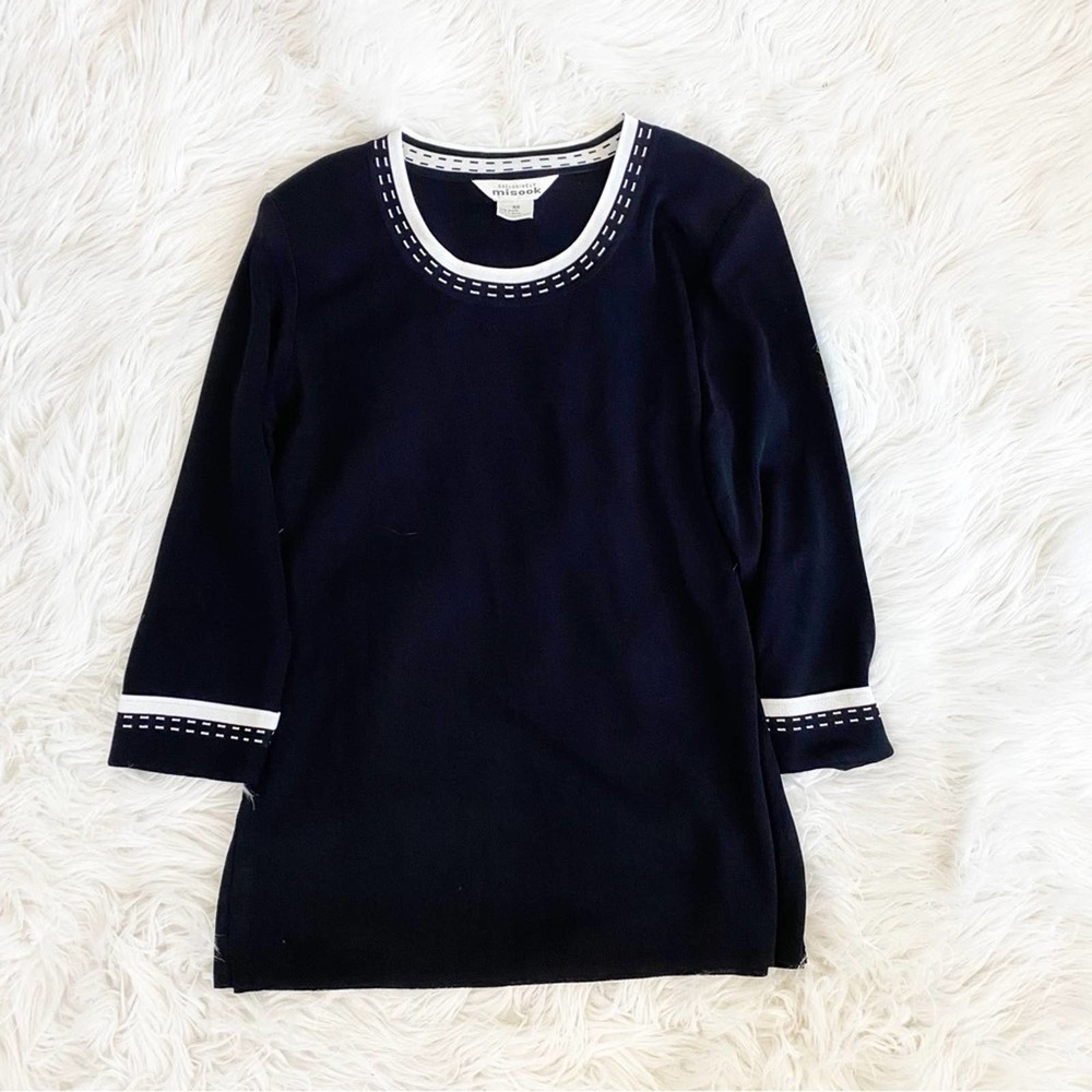 Exclusively Misook Black & White Blouse size womens XS oversized